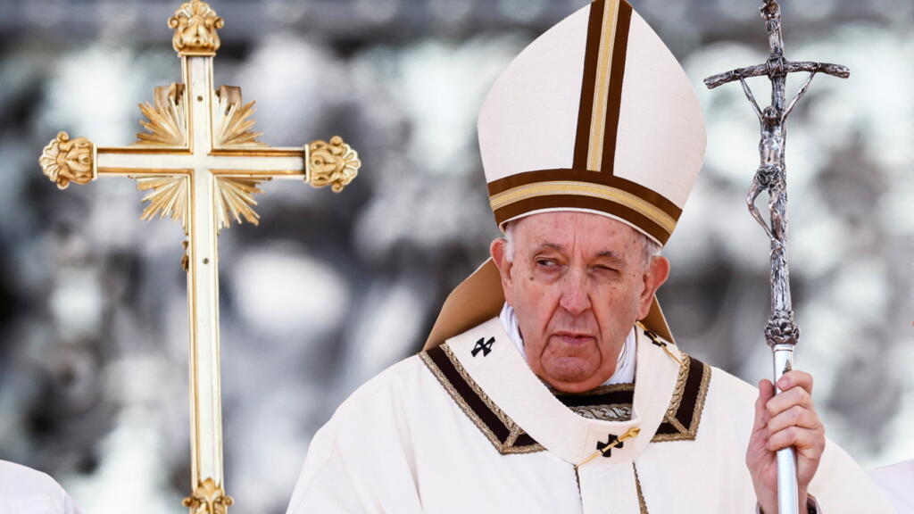 Pope urges call of peace be heard in this 'Easter of war'